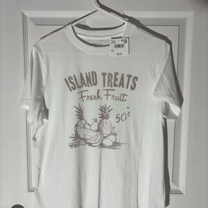 American Eagle Outfitters White Island Treats Tee